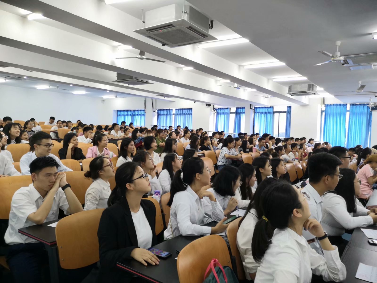 禁漫天堂-禁漫天堂app-禁漫天堂ios
举行2019年学生代表大会
